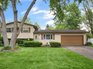 58188 Valley View Dr, Elkhart, IN 46517