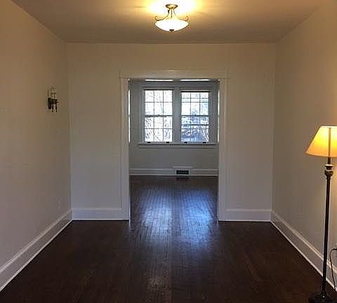 main level, breakfast nook with lots of light and outdoor balcony