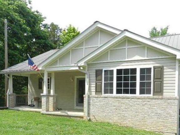 2nd image of 161 Lees Ave