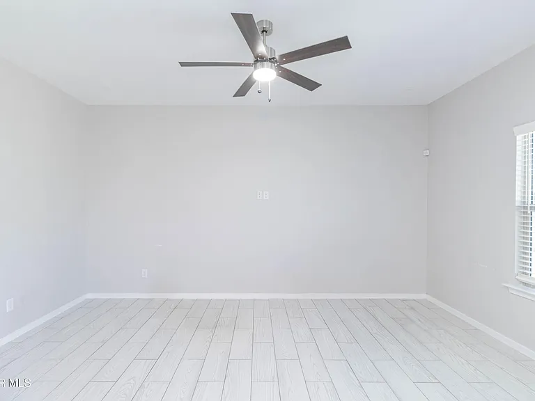 13909 Summer View Ave — Photo 15