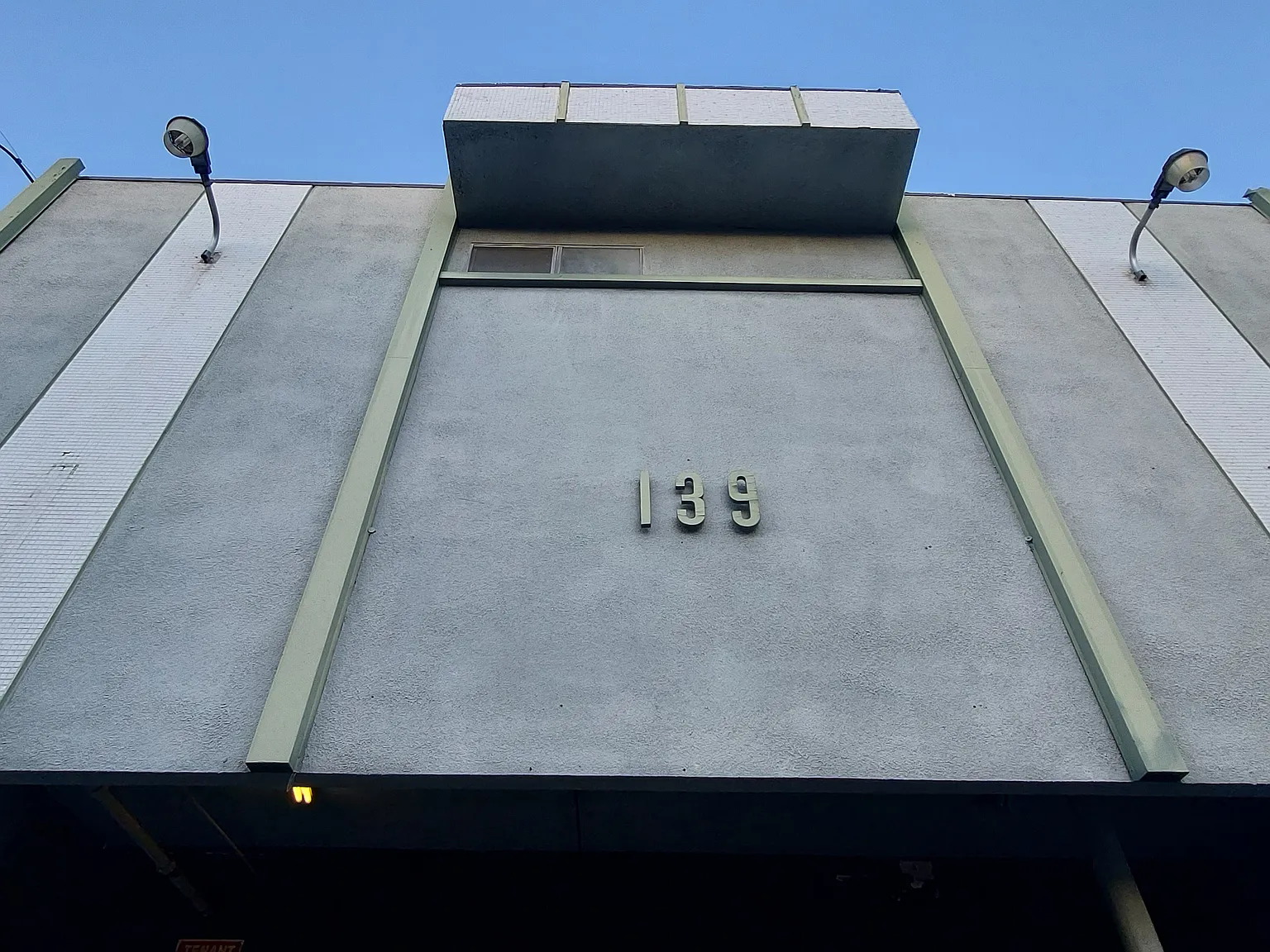 Studio, 300 sqft, $1,268 — Photo 2
