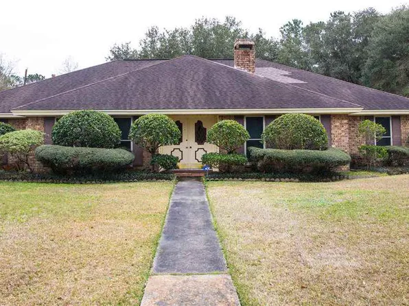 4705 Barrett St, Orange, TX 77630