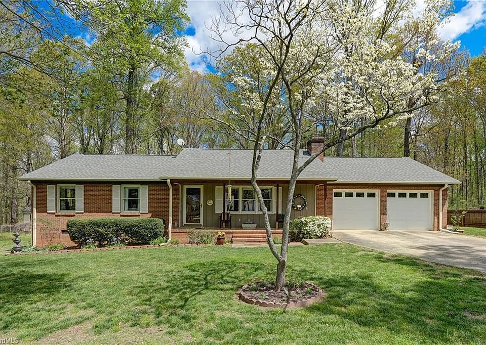 1st image of 218 Timberwood Trce