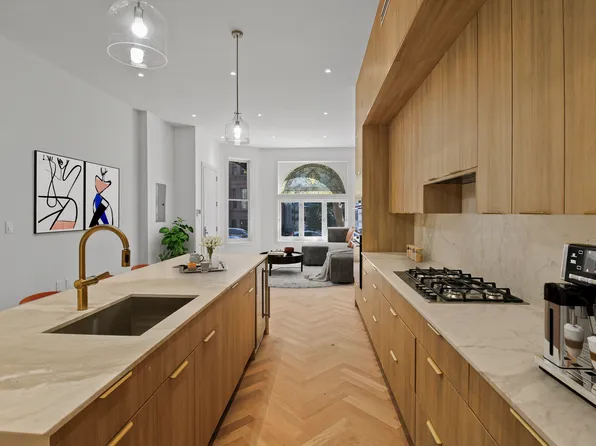 257 Hancock Street image 7 of 34