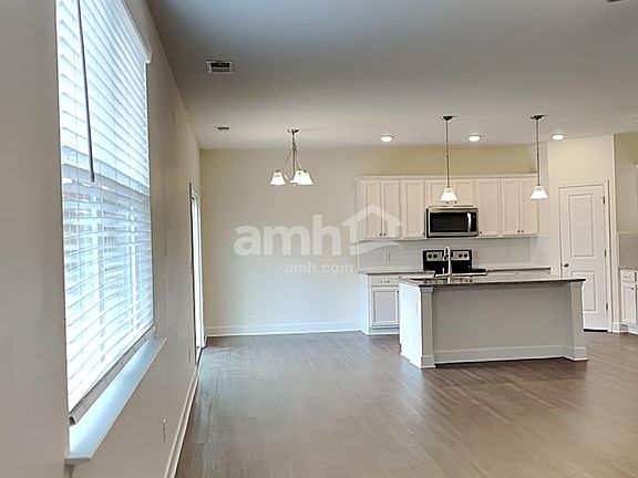 5th image of 4336 Longfellow Dr