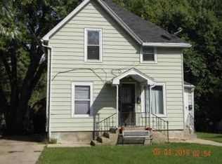 1223 & 1/2 Bluff St, Beloit, WI 53511