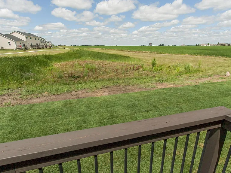 3707 English Glen Ave — Photo 6