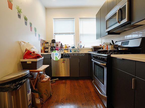 2nd image of 15 Marney St #3