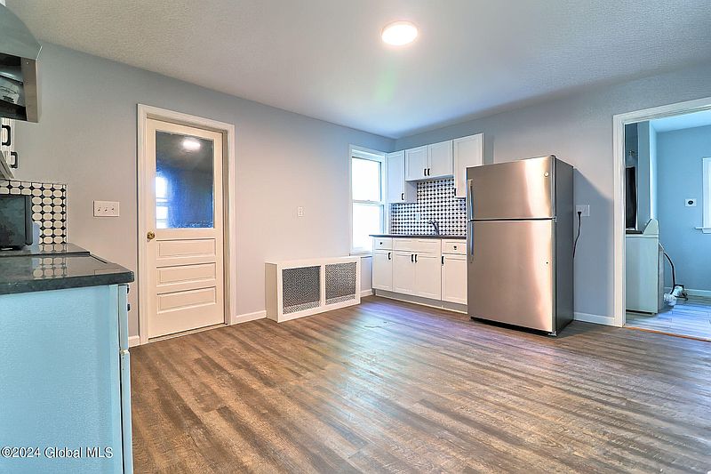 3rd image of 1541 8th Avenue