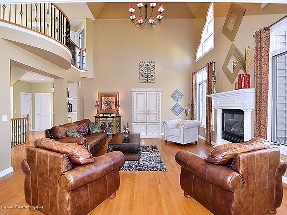 2nd image of 38W518 N Lakeview Cir