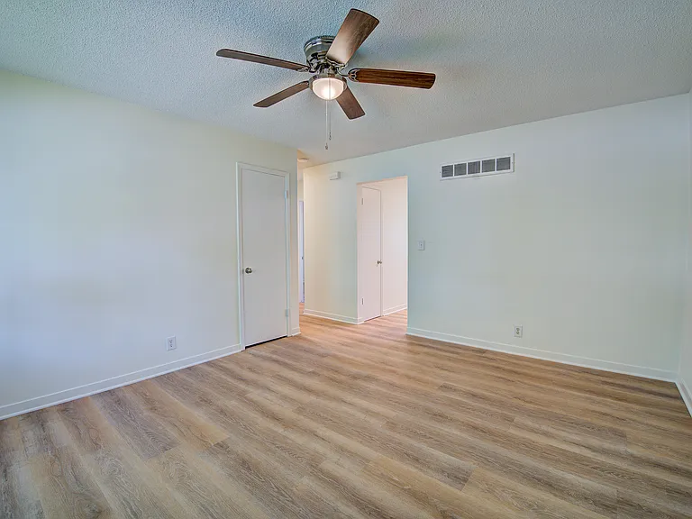 9000 Bayless Rd — Photo 9