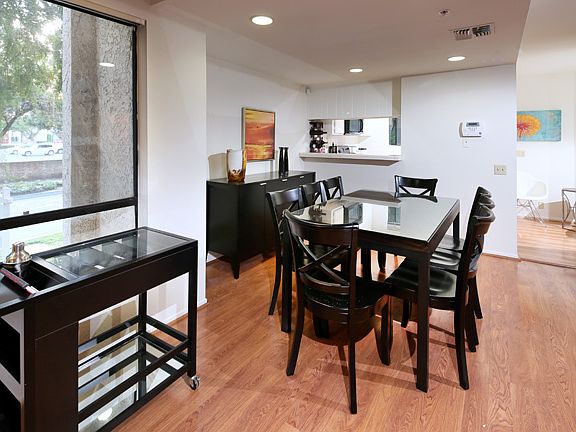 5th image of 322 S Mentor Ave APT 1
