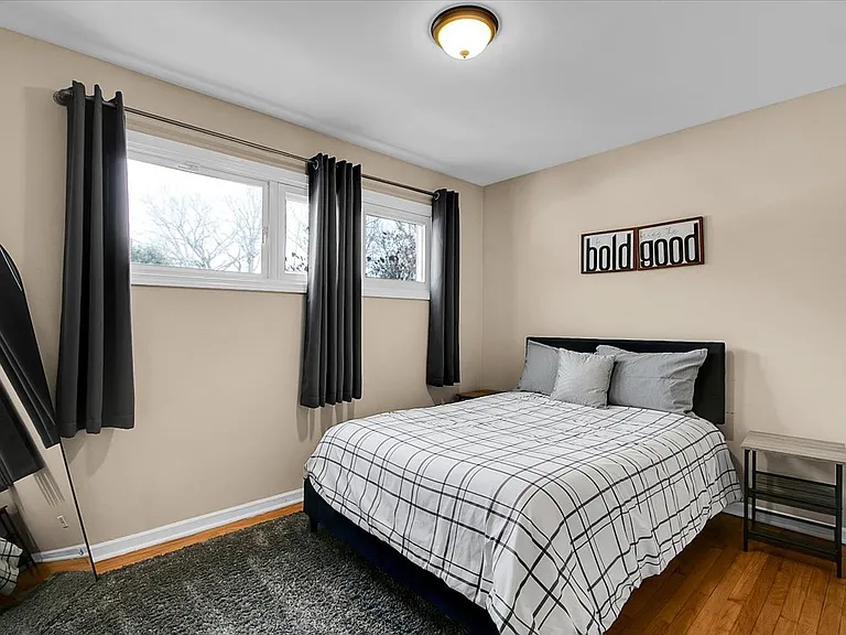 1351 Sherwood Rd — Photo 9