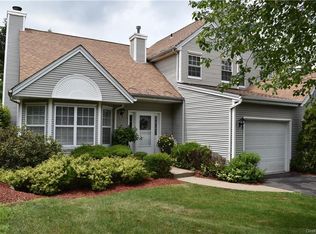 1077 Washington Grn, New Windsor, NY 12553