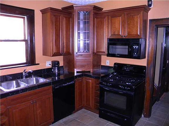 5th image of 344 Eastwood Avenue