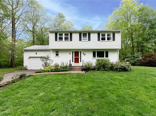 24 Glenwood Dr, Guilford, CT 06437