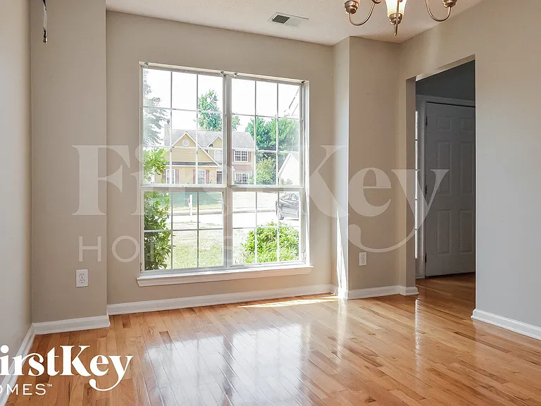 7976 Mustang Ln — Photo 4