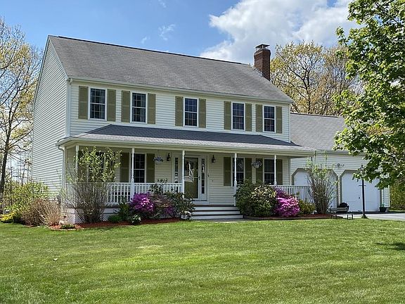 3rd image of 19 Wisteria Dr