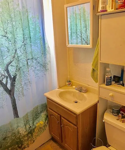 73 Iroquois St #2 — Photo 4