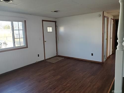 3rd image of 202 Fitchland Dr
