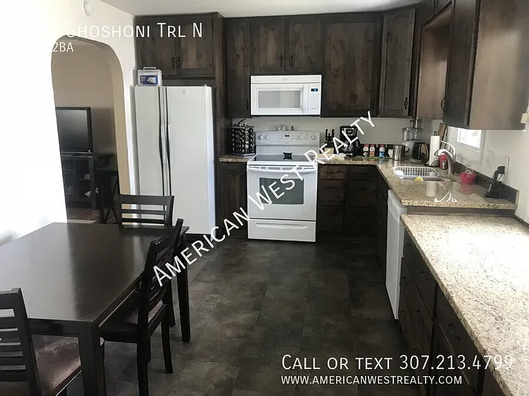 2031 Shoshoni Trl N — Photo 2