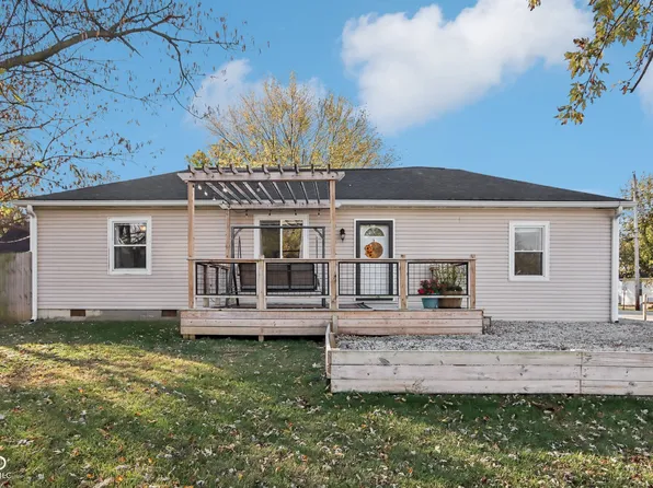 1271 Janet Dr, Greenwood, IN 46142