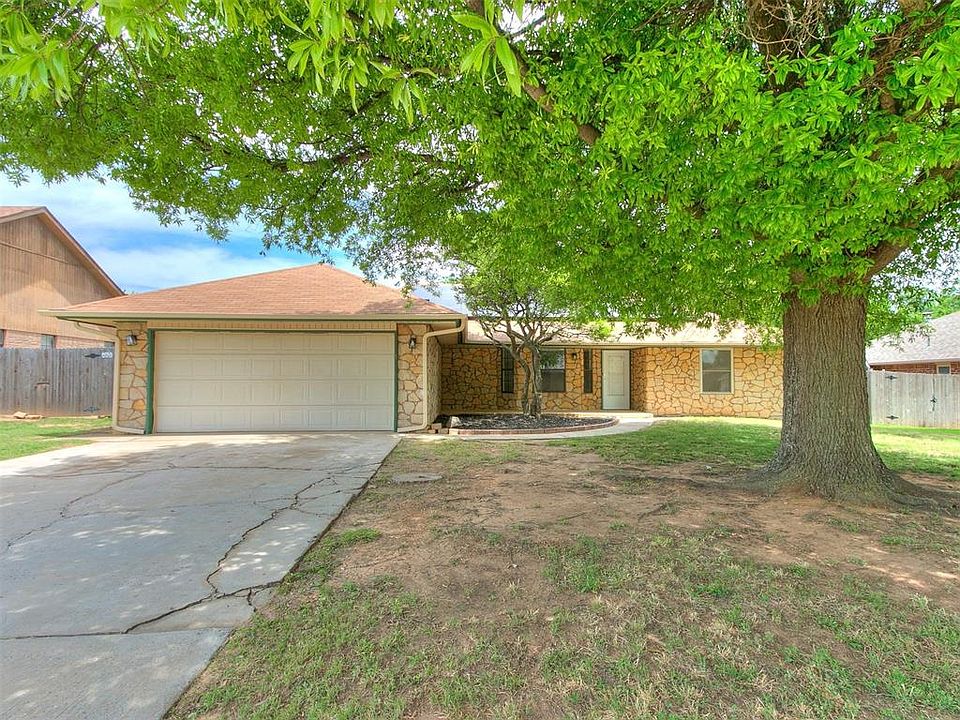1st image of 12125 Stockdale Pl