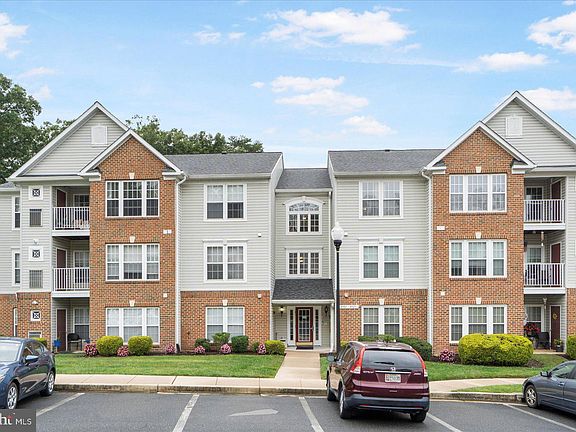 2nd image of 4905 Marchwood Ct #2C