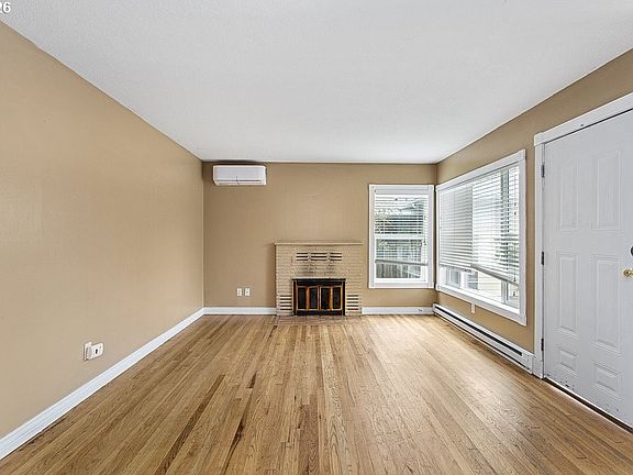 3rd image of 3025 Maple St