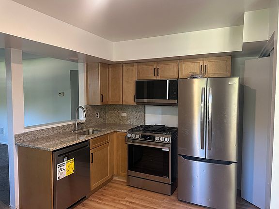 2nd image of 843 Rhodes St