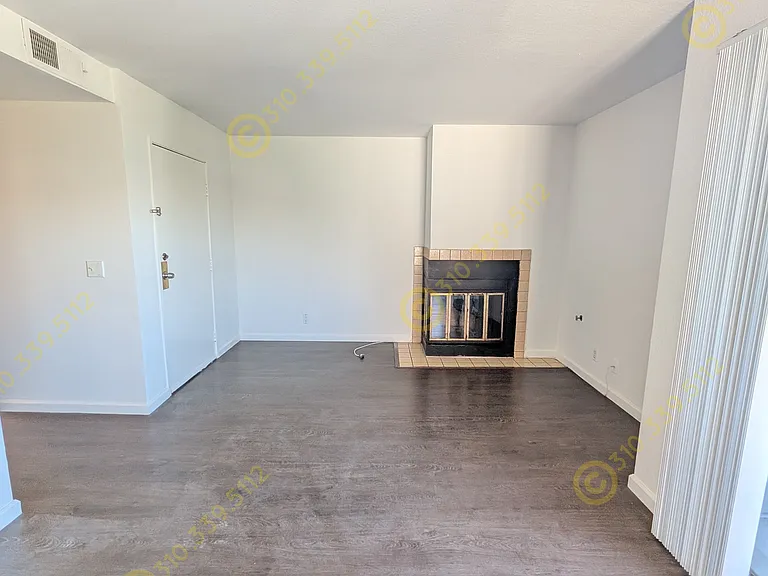 10758 Lawler St #7 — Photo 13