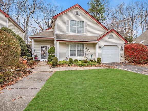 2nd image of 17 Turnberry Ct #17