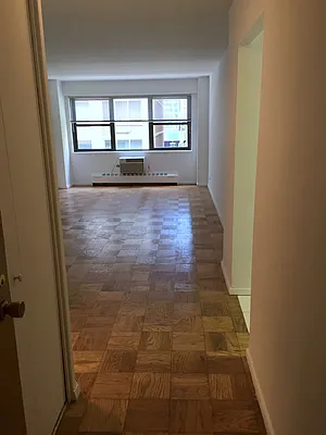 Rented by Carlyle Property Management | media 2