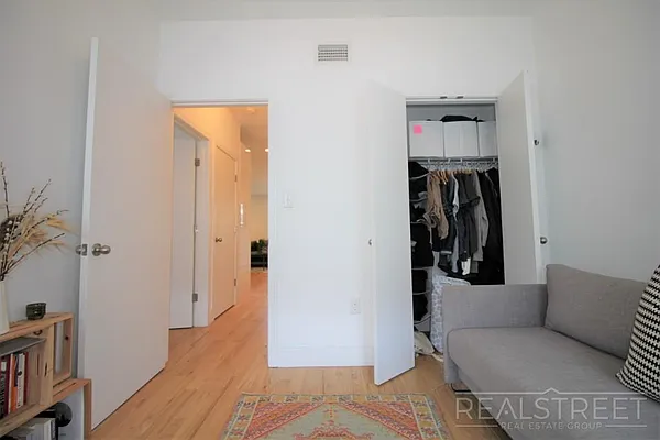 Rented by Real Street Inc | media 12
