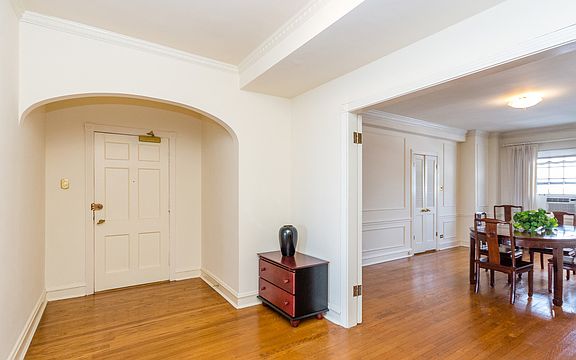 3rd image of 4300 N Marine Dr APT 1006