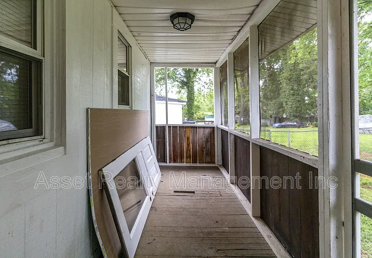 2638 Barton St — Photo 27