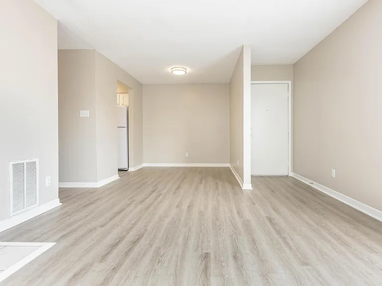 Blake's Crossing Apartments — Photo 14