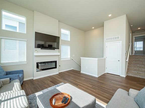 3rd image of 9656 Heightsview Dr