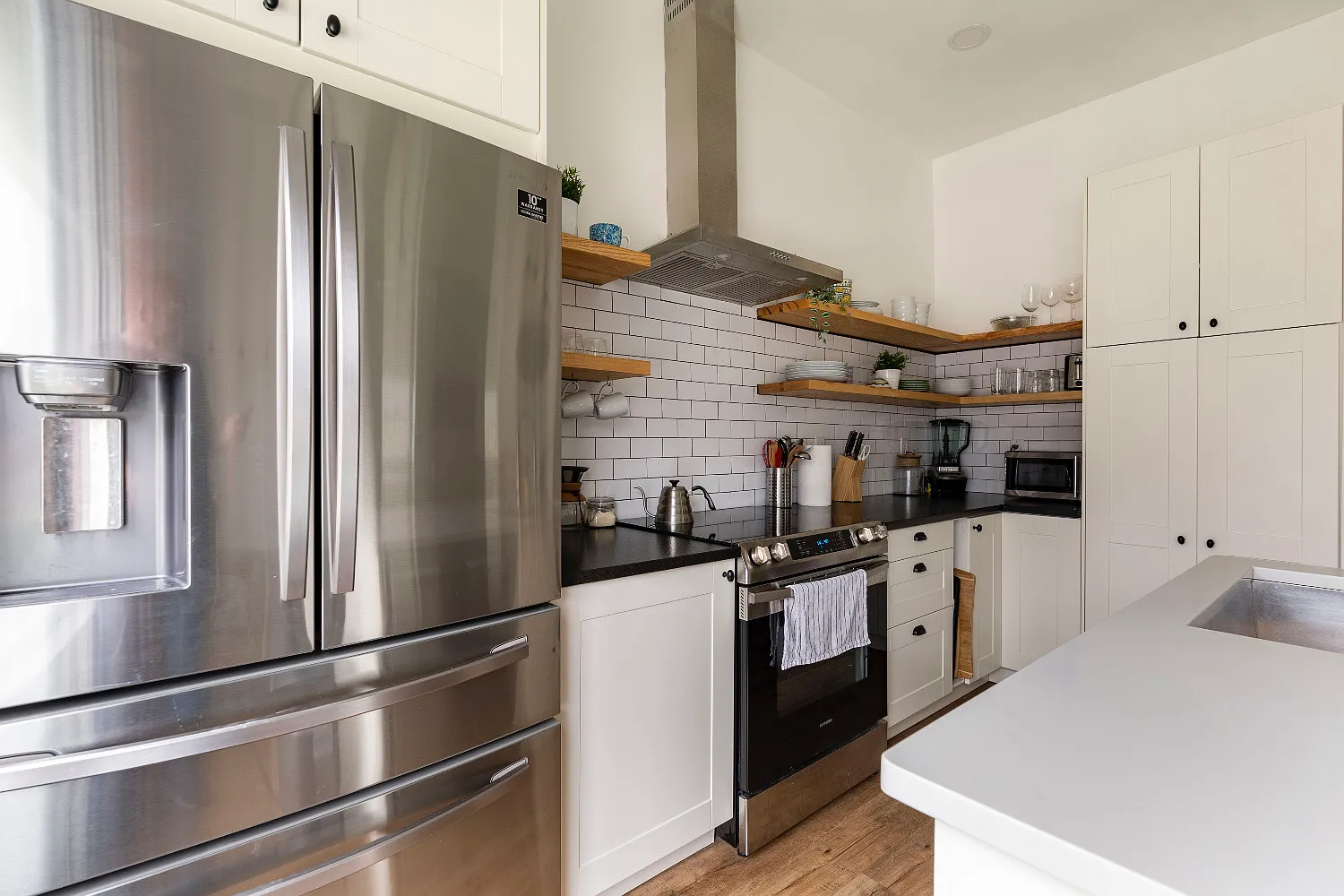2 bed, 1.5 bath, 1268 sqft, $1,800 — Photo 4