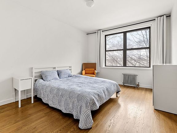 5th image of 710 Riverside Dr APT 2D