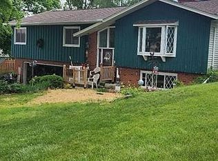 409 W Hilltop Trl, Fort Atkinson, WI 53538