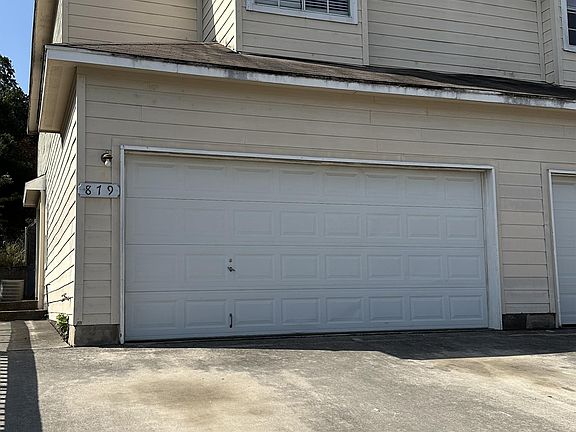 2nd image of 879 Sagewood Trl