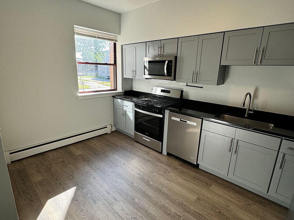 1st image of 4420 S Michigan Ave #3