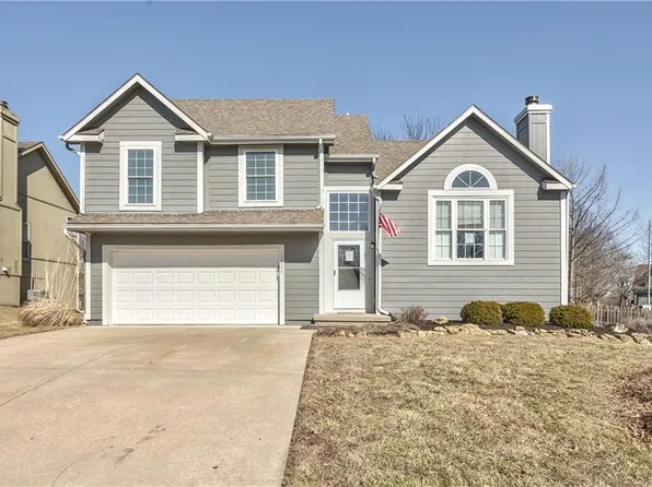 15895 S Locust St, Olathe, KS 66062