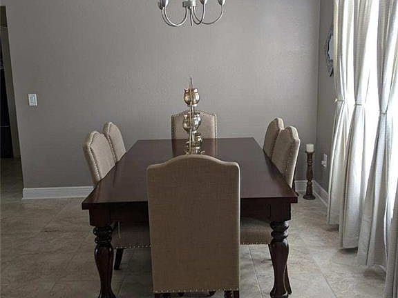 5th image of 3931 NE 23rd Pl