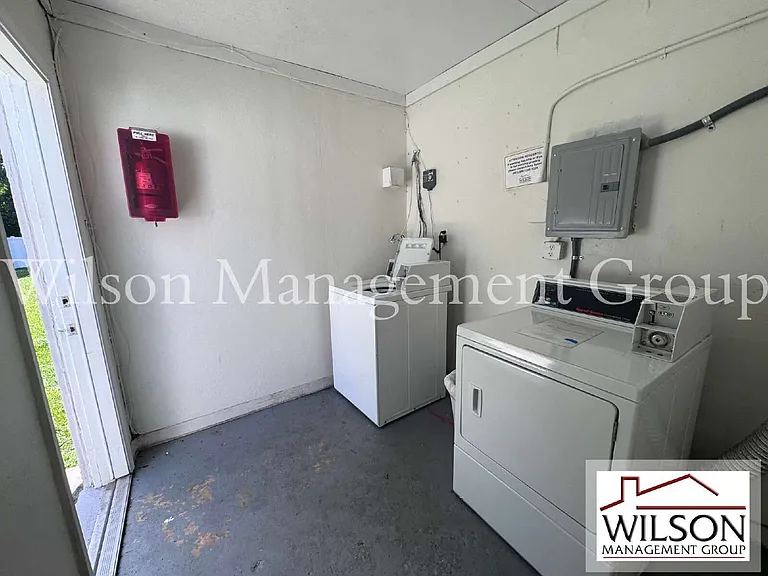 115 E Smith St #8 — Photo 27