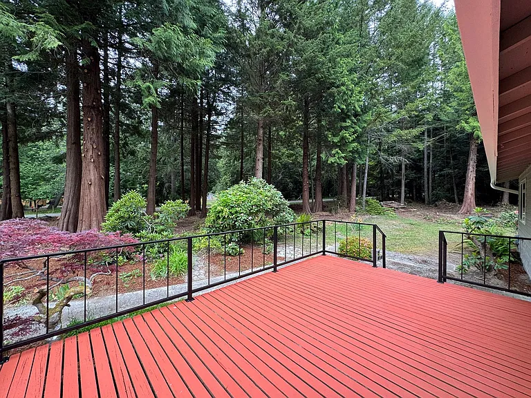 4005 NE Kedros Dr — Photo 3