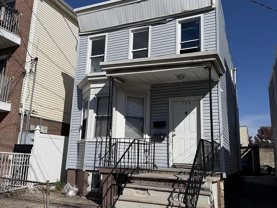 172 Fulton Ave #2