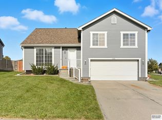 14906 Vernon Ave, Omaha, NE 68116