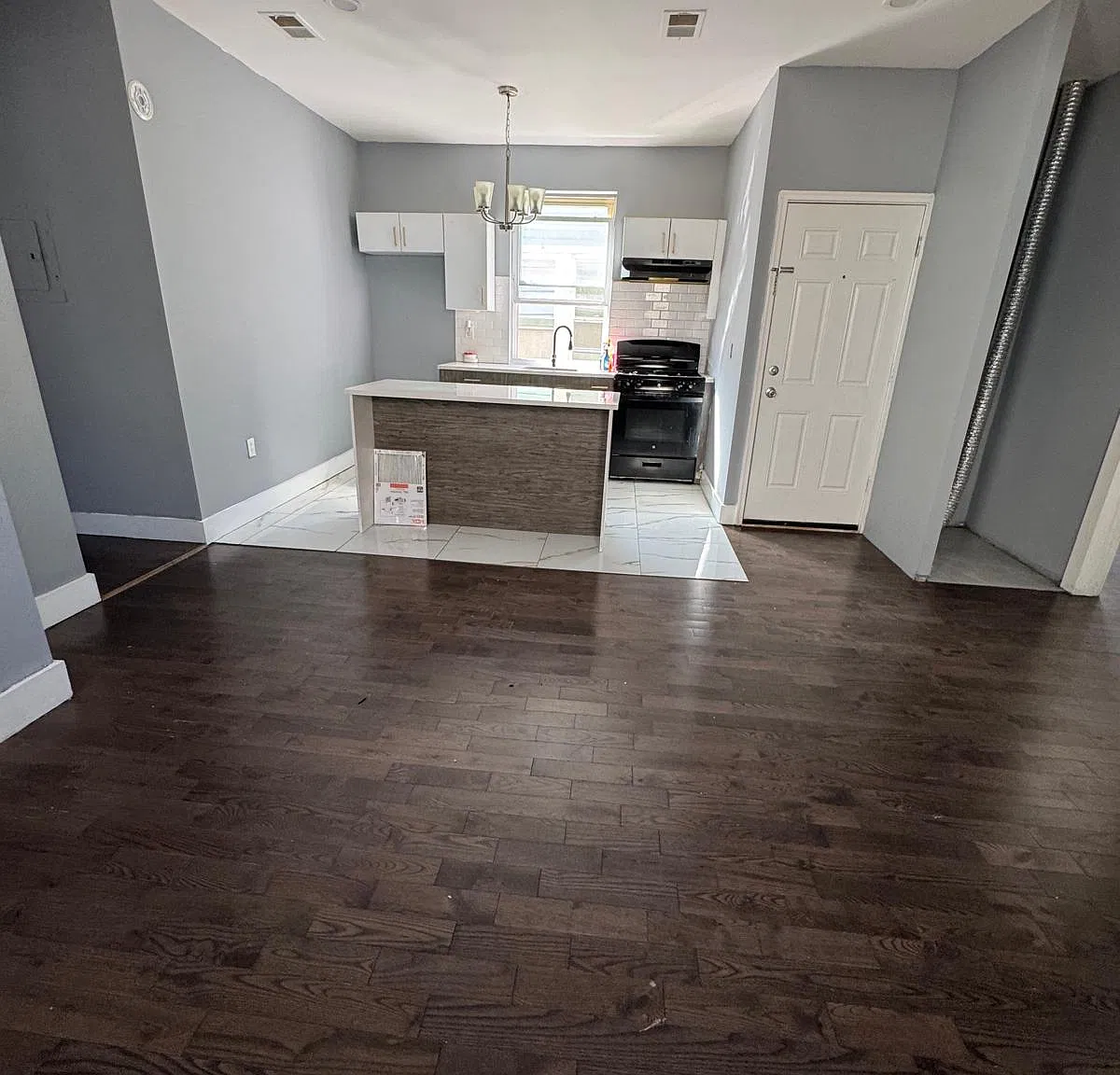 5 bed, 2376 sqft, $2,900 — Photo 1